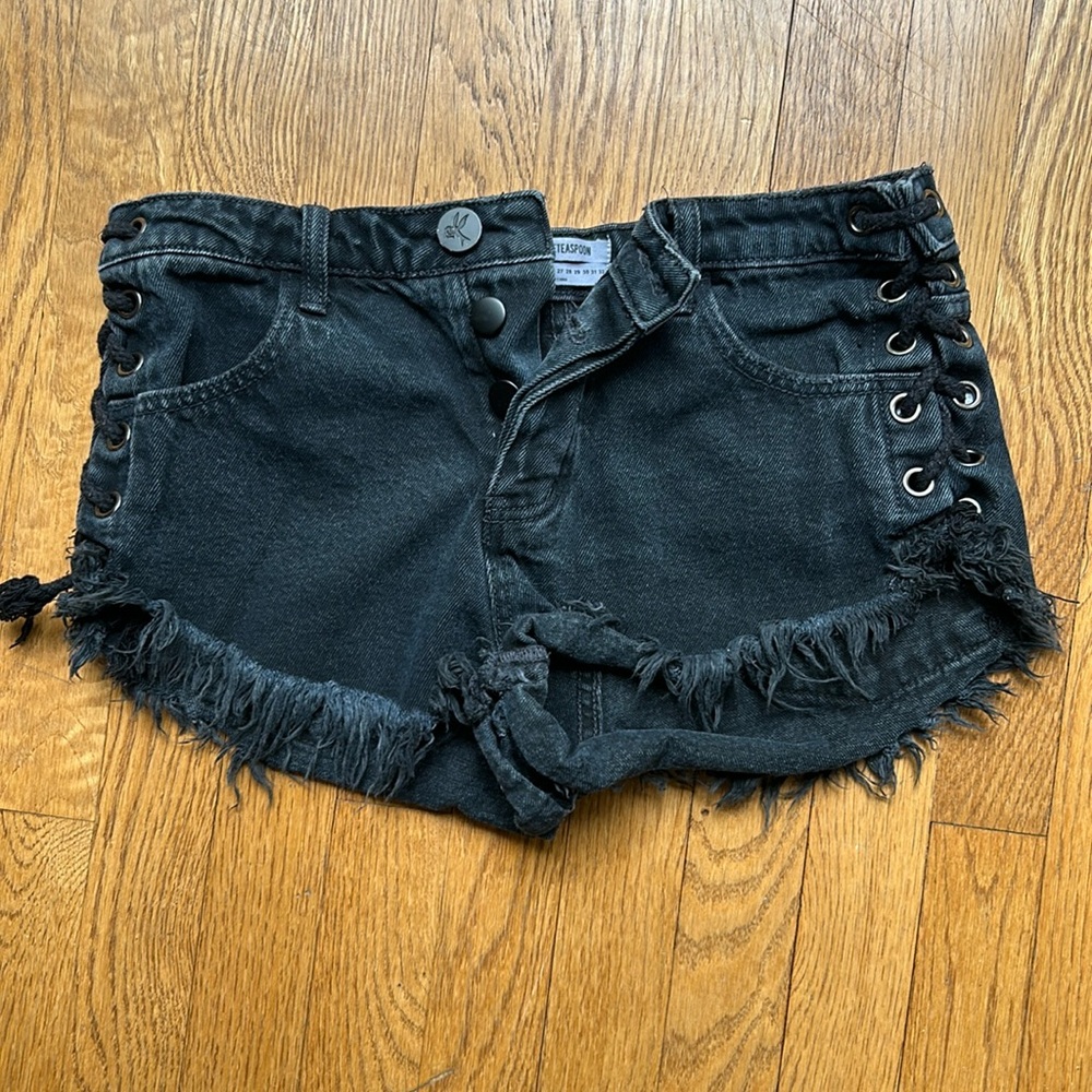 ONE X TEASPOON JEAN SHORTS